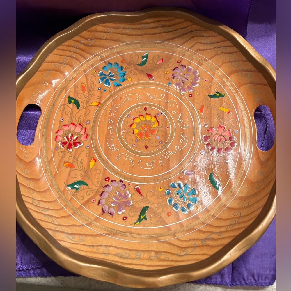 VTG Gorgeous Lacquered Painted Decorative Bamboo tray. Very lightweight.